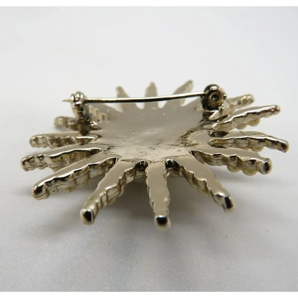 Vintage Starburst Brooch Graduated Imitation Pearls 2